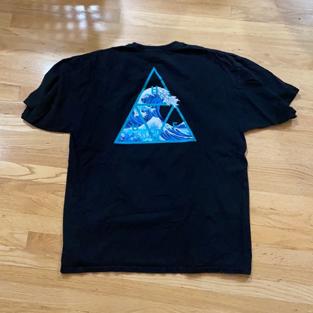 Black HUF T-shirt w/ wave